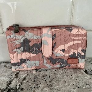 Lug Tram - Camo Rose